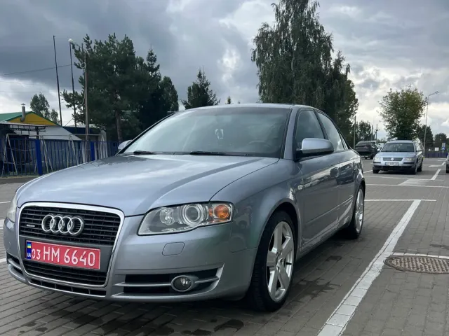 Audi A4 - фото 1