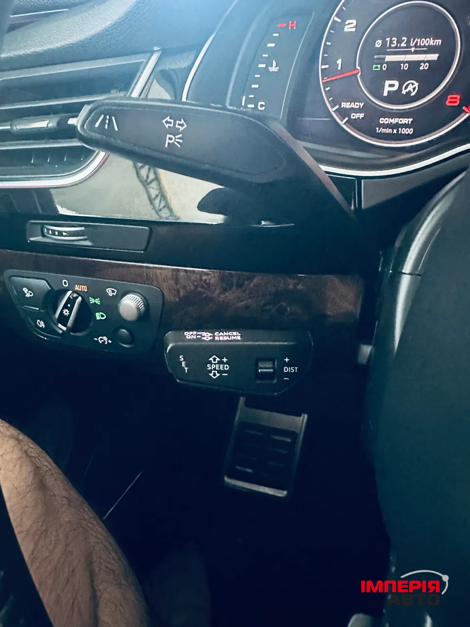 Audi Q7 - фото 17