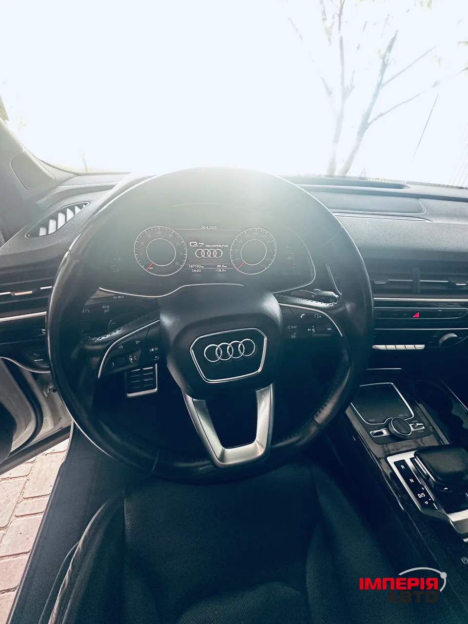 Audi Q7 - фото 8