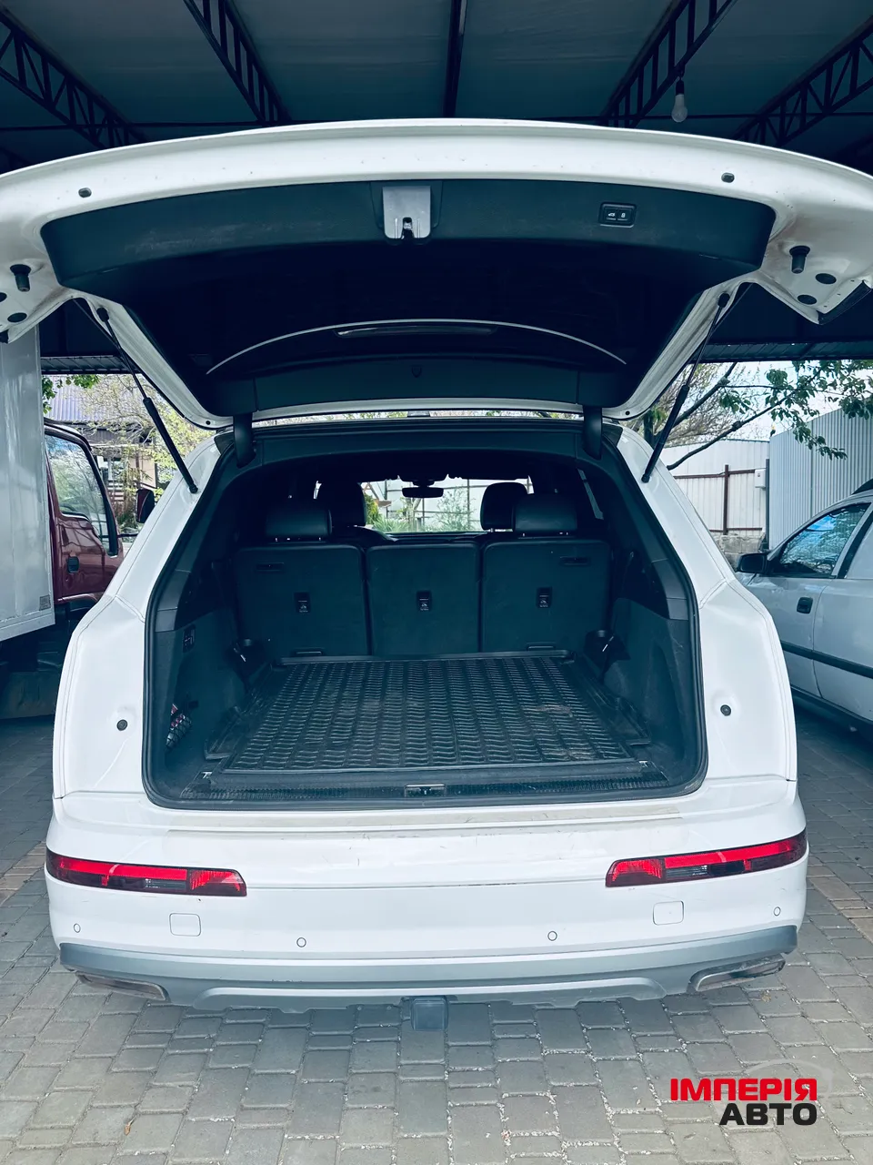 Audi Q7 - фото 7