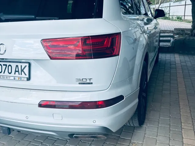 Audi Q7 - фото 3