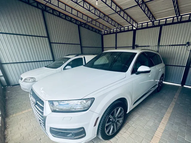 Audi Q7 - фото 5