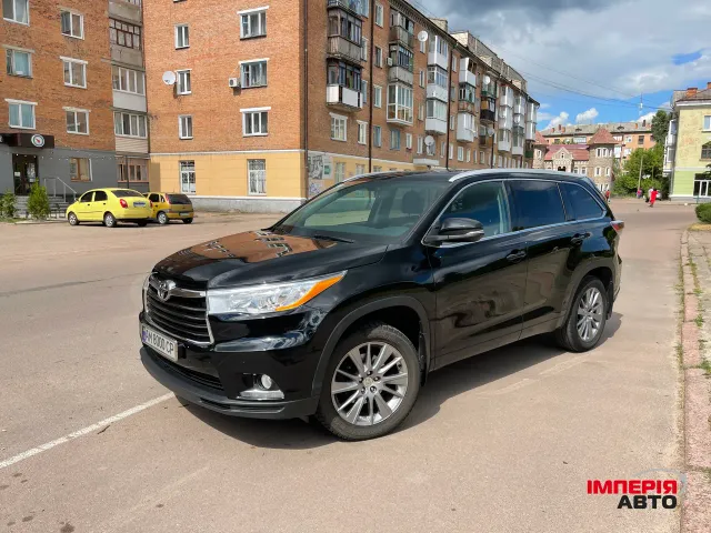Toyota Highlander - фото 3