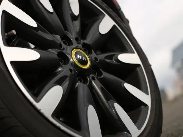 Mini Hatch - фото 3