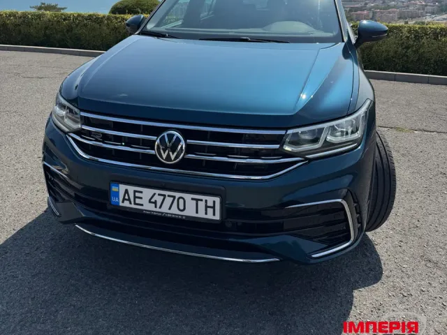 Volkswagen Tiguan - фото 1