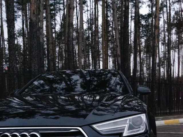 Audi A4 - фото 5