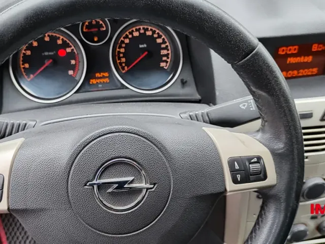 Opel Astra - фото 4