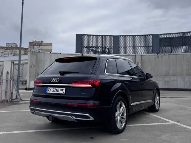 Audi Q7 - фото 5