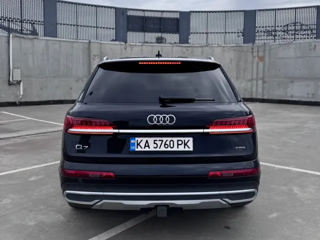 Audi Q7 - фото 4