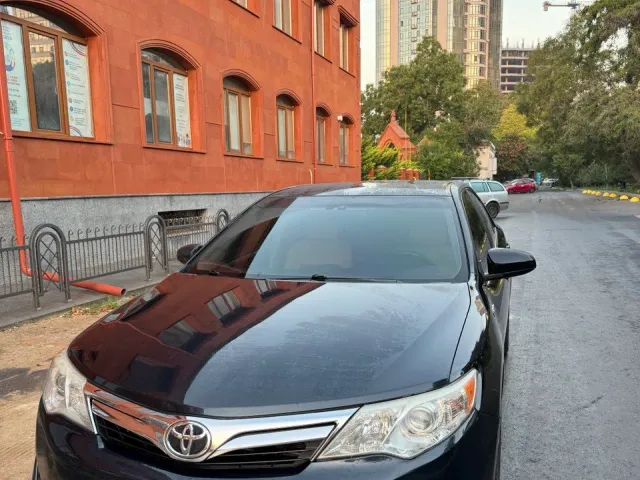 Toyota Camry - зображення 1