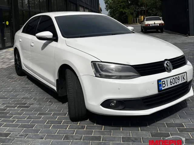 Volkswagen Jetta - фото 1