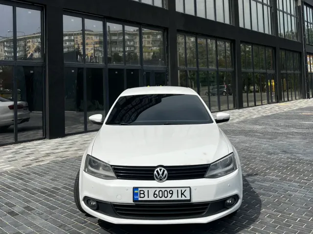 Volkswagen Jetta - фото 4