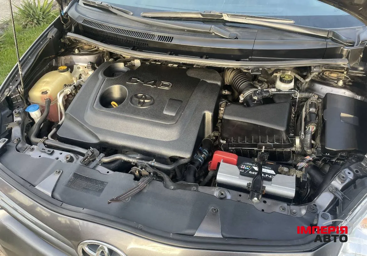 Toyota Auris - фото 6