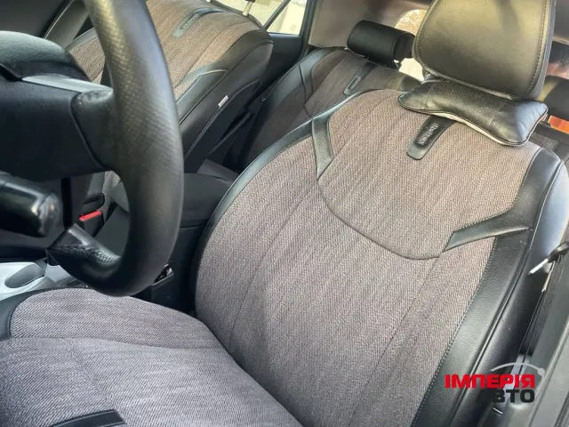 Toyota Auris - фото 3