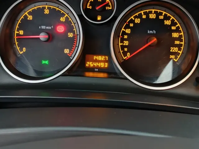 Opel Zafira - фото 4