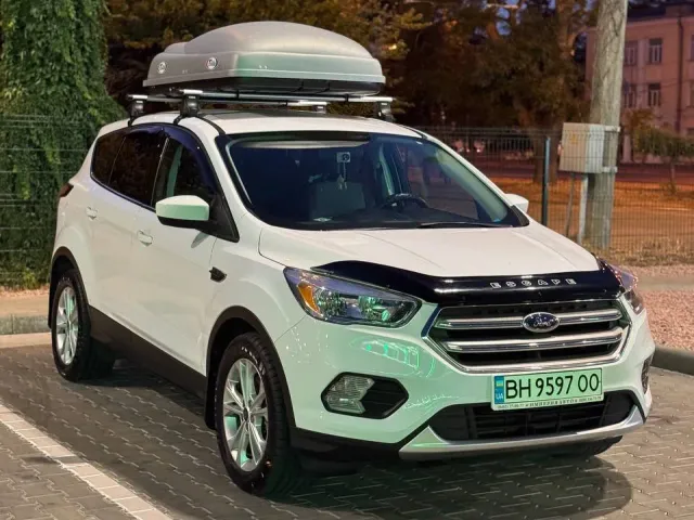 Ford Escape - фото 1