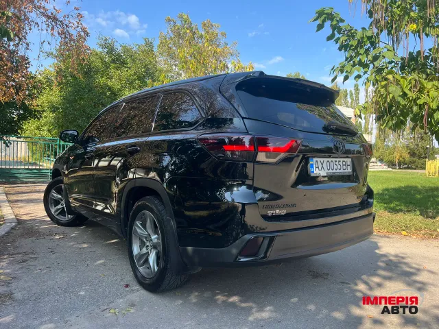 Toyota Highlander - фото 5