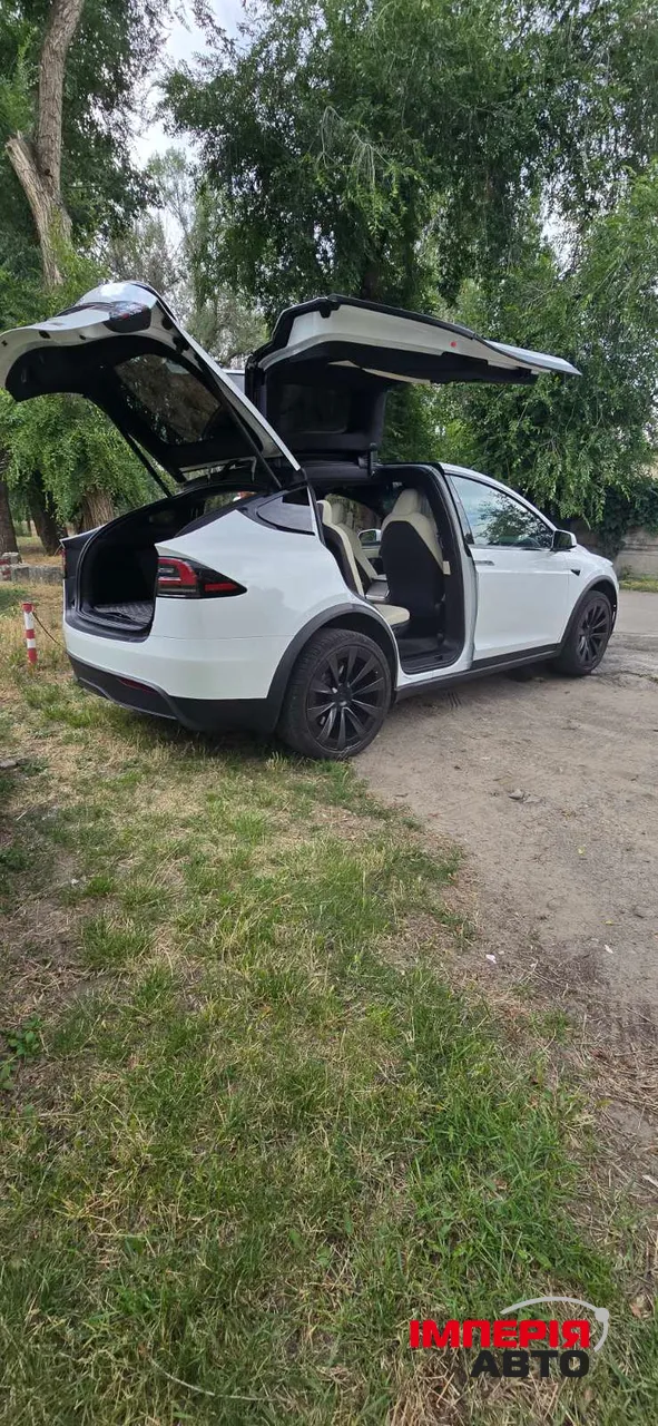 Tesla Model X - фото 3