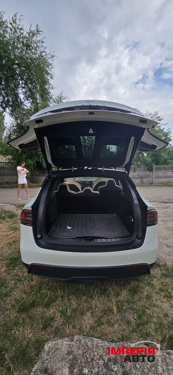 Tesla Model X - фото 9