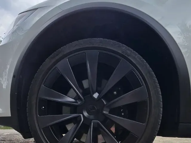 Tesla Model X - фото 2