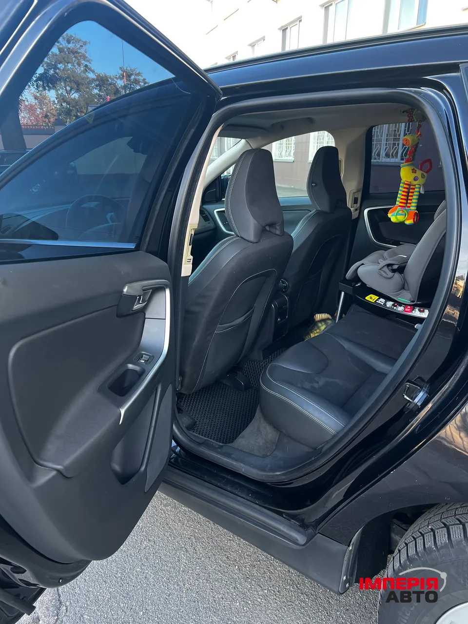 Volvo XC60 - фото 18