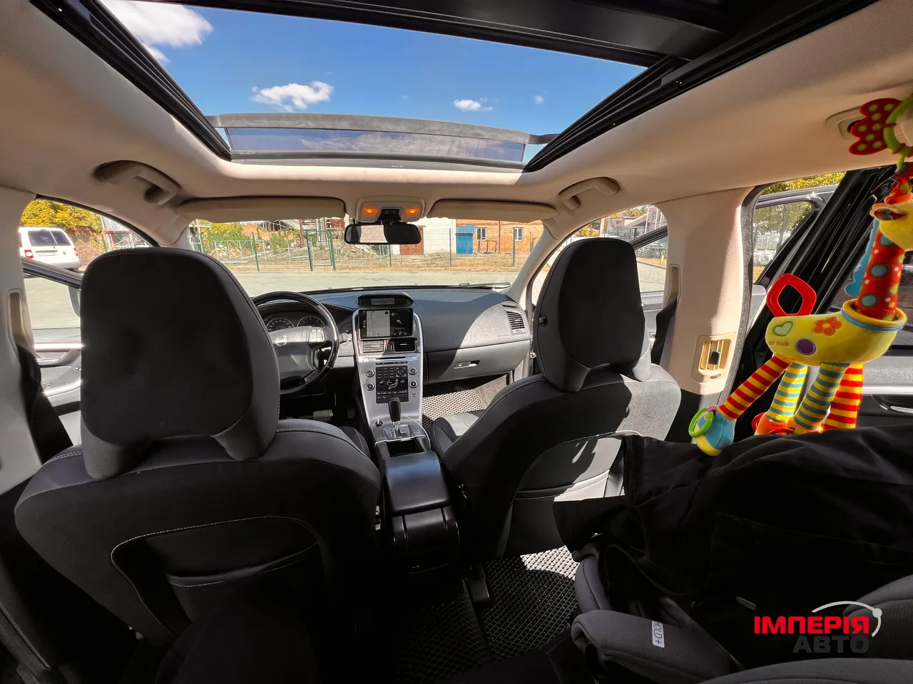 Volvo XC60 - фото 6