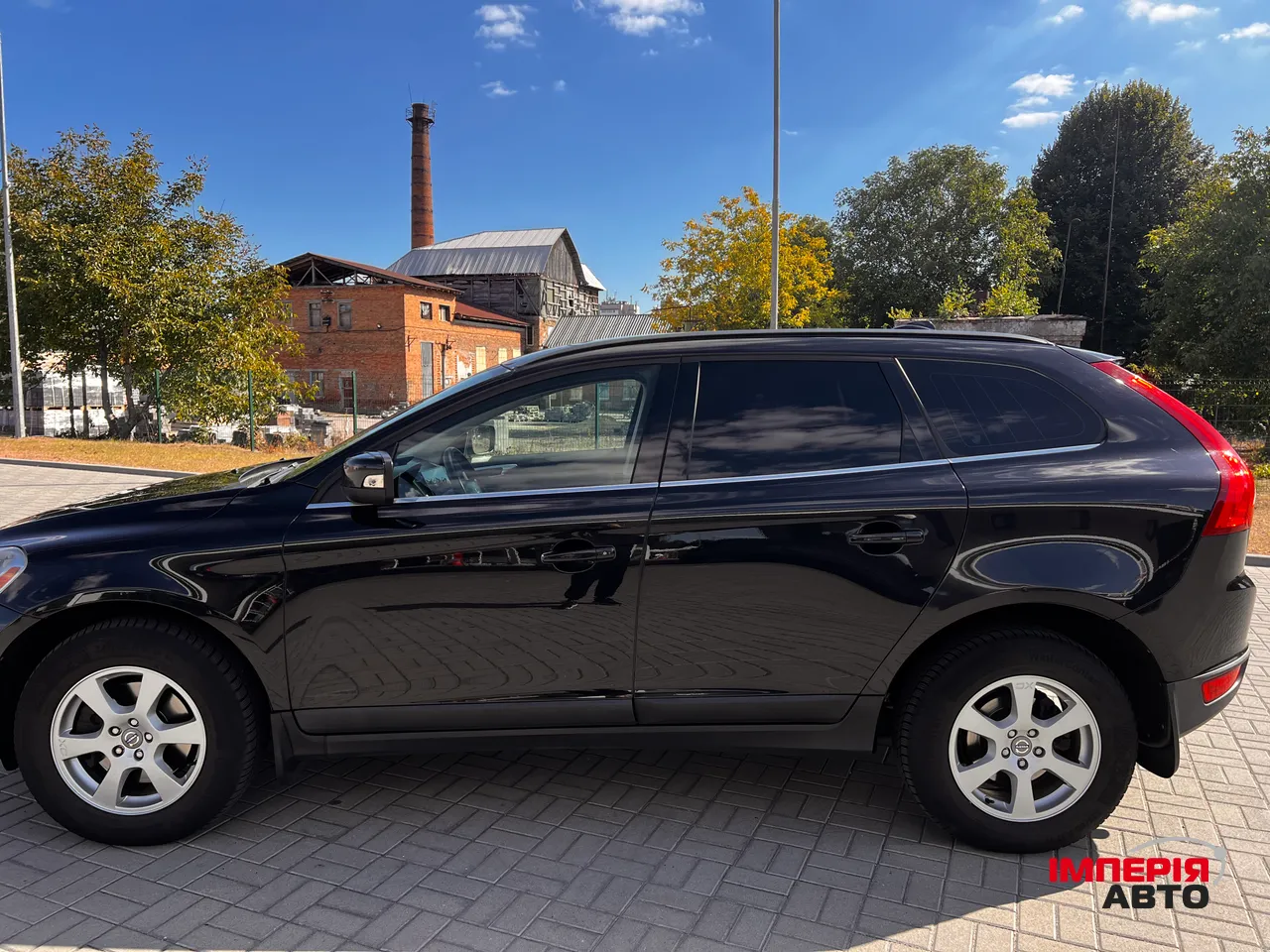 Volvo XC60 - фото 1