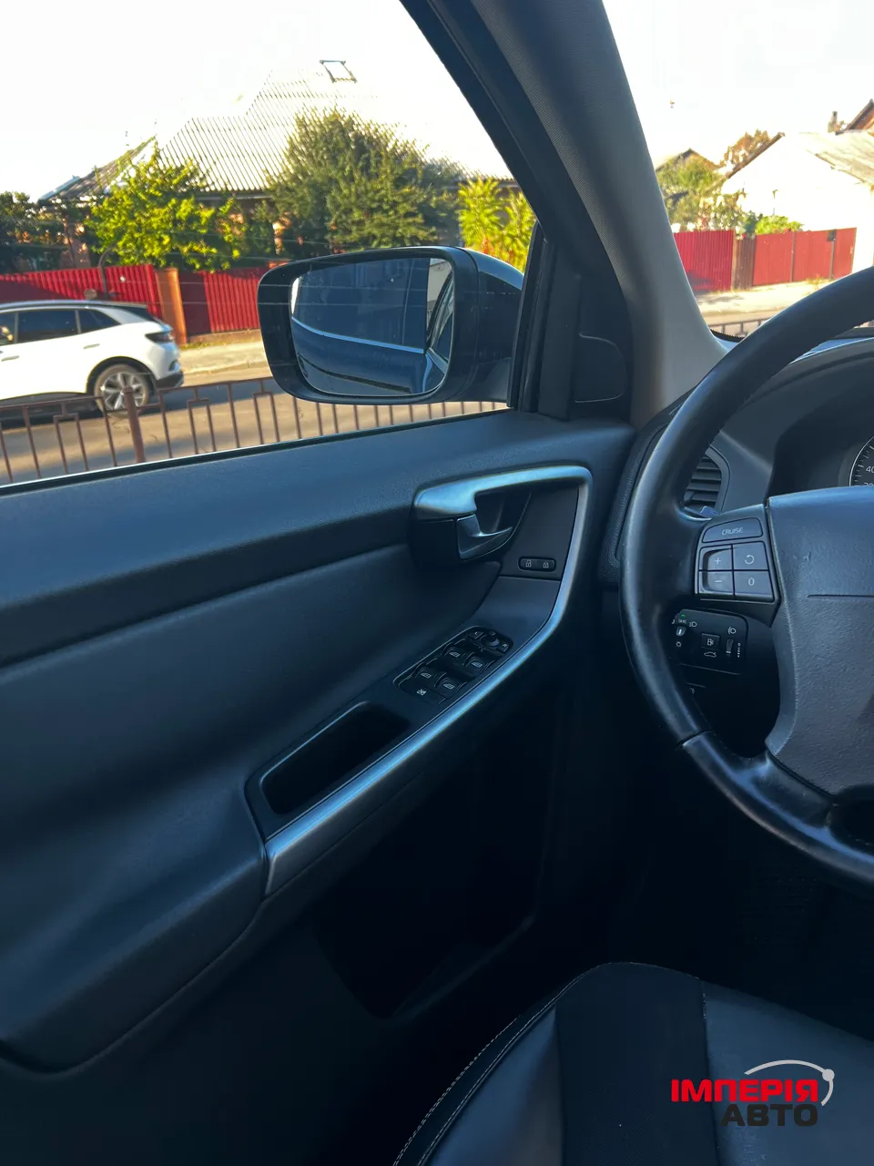 Volvo XC60 - фото 11