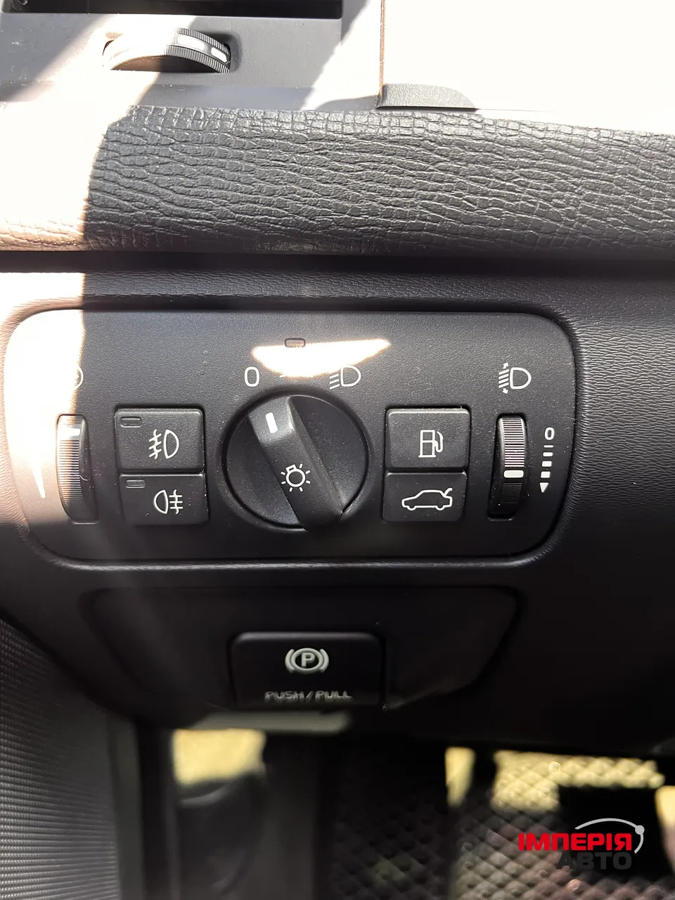 Volvo XC60 - фото 7