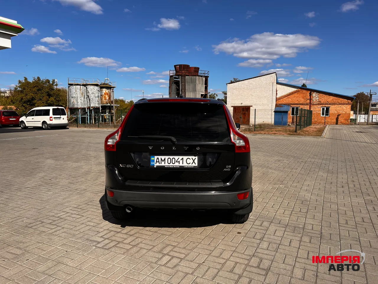 Volvo XC60 - фото 8