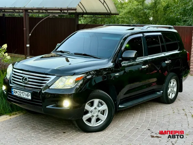 Lexus LX - фото 1