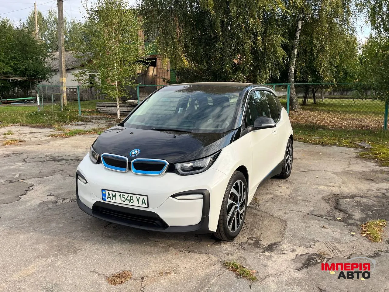BMW i3 - фото 1