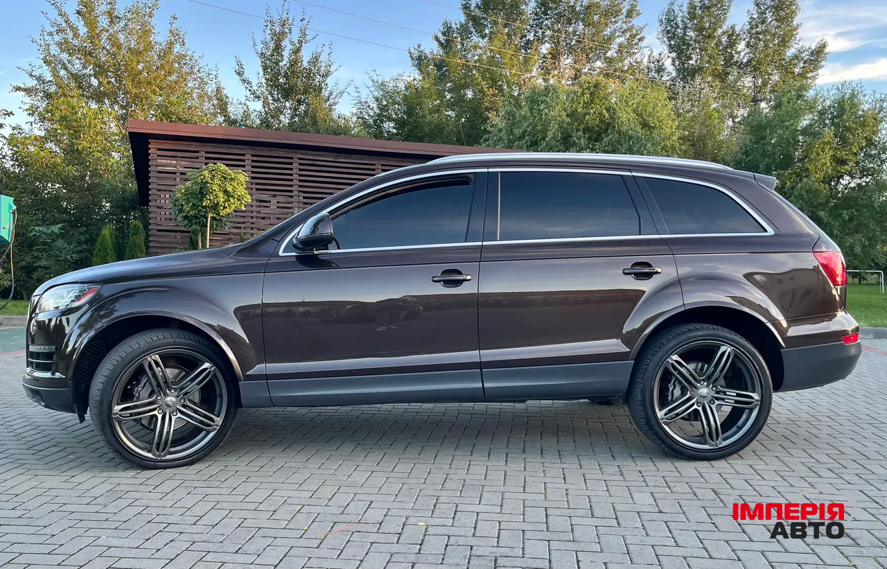Audi Q7 - фото 7