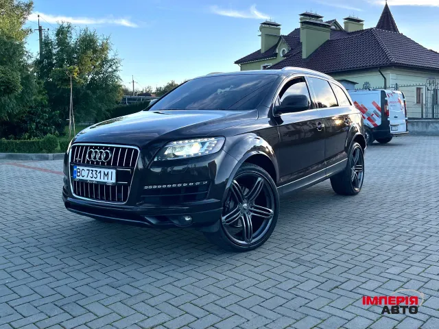 Audi Q7 - фото 1