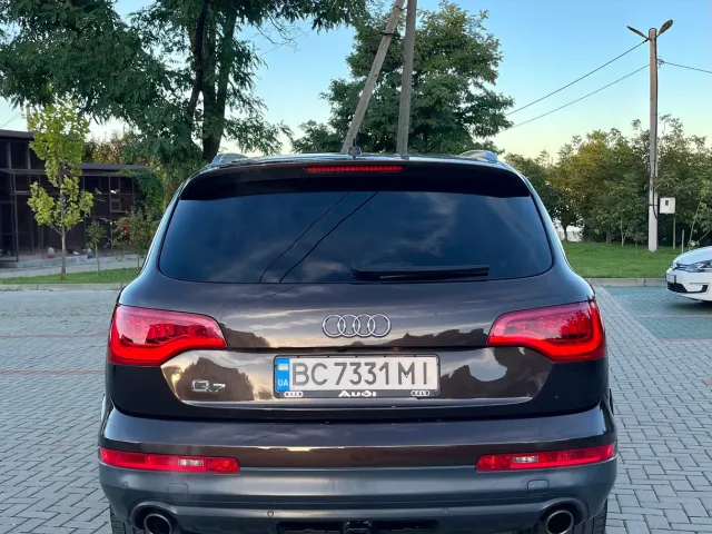 Audi Q7 - фото 3