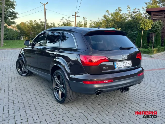 Audi Q7 - фото 2