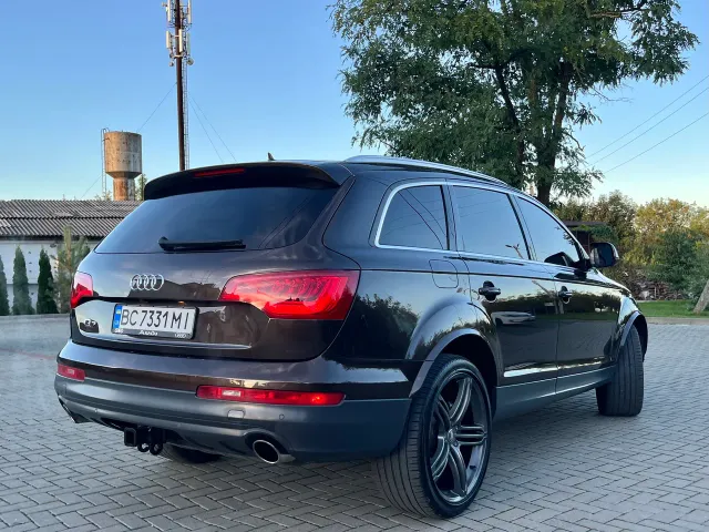 Audi Q7 - фото 5