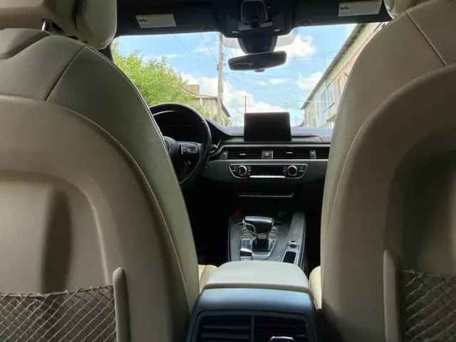 Audi A4 - фото 2