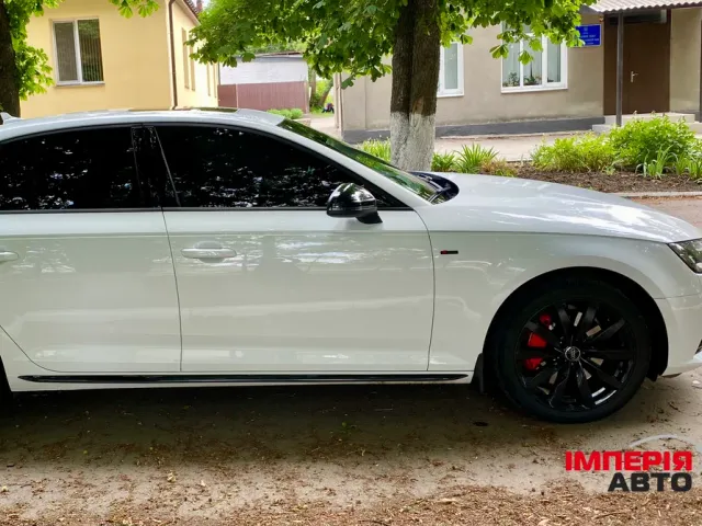 Audi A4 - фото 5