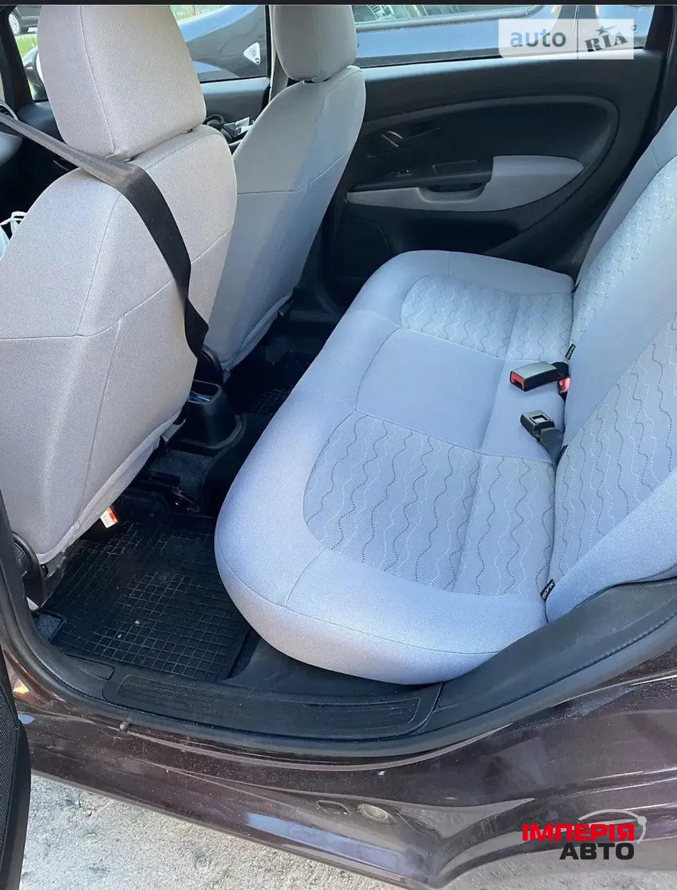 Fiat Linea - фото 7