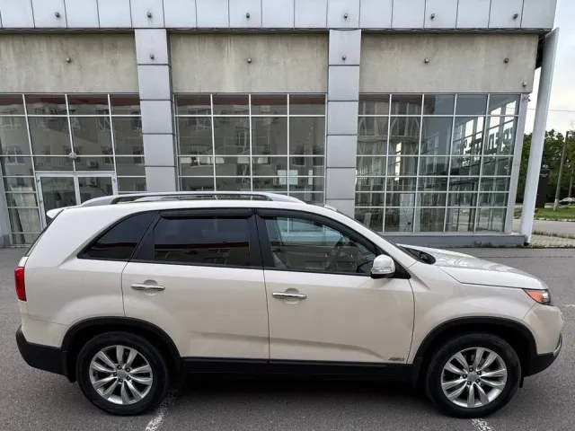 Kia Sorento - фото 3
