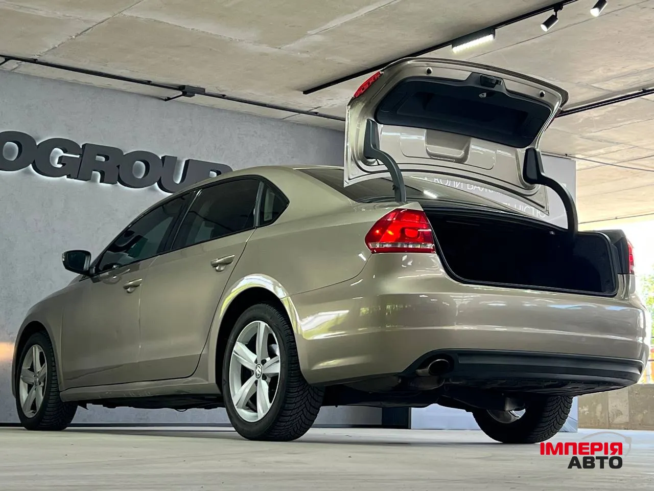 Volkswagen Passat - фото 7