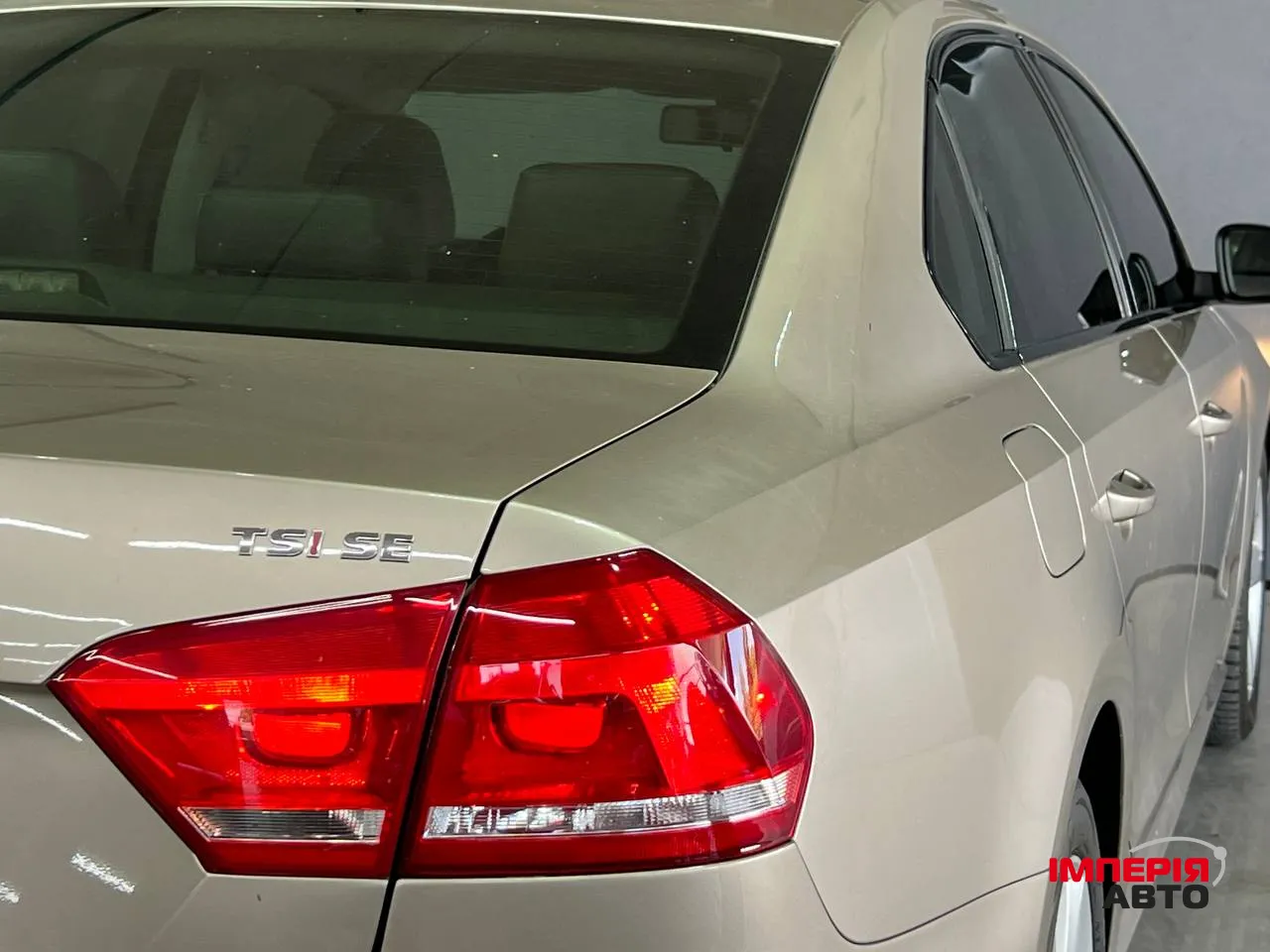 Volkswagen Passat - фото 6