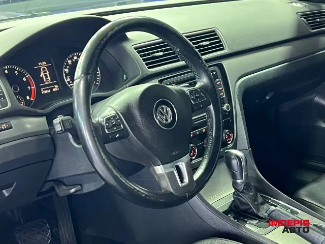 Volkswagen Passat - фото 4