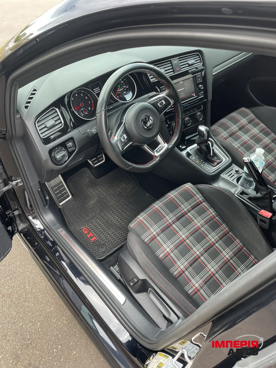 Volkswagen Golf GTI - фото 18