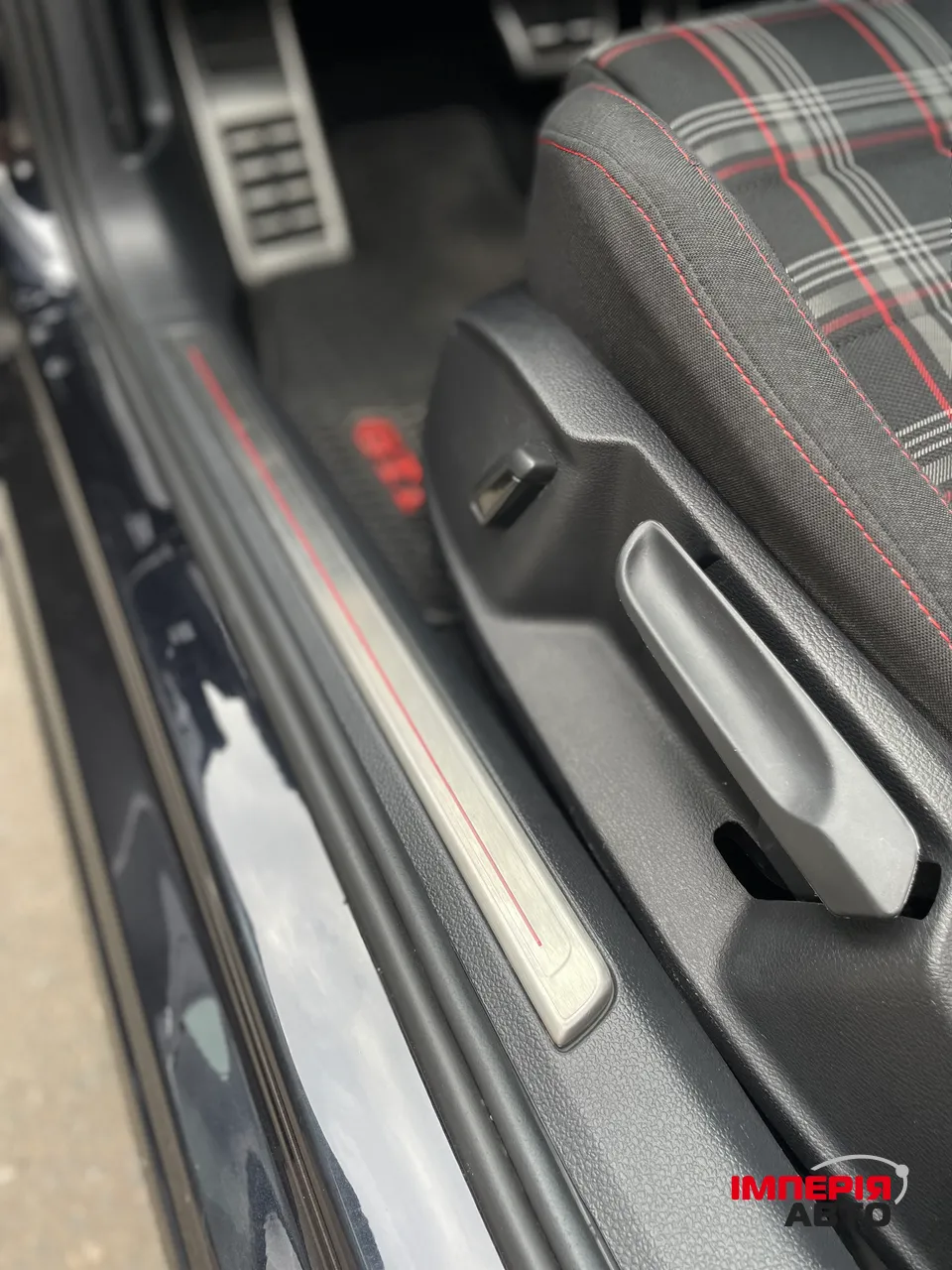 Volkswagen Golf GTI - фото 12