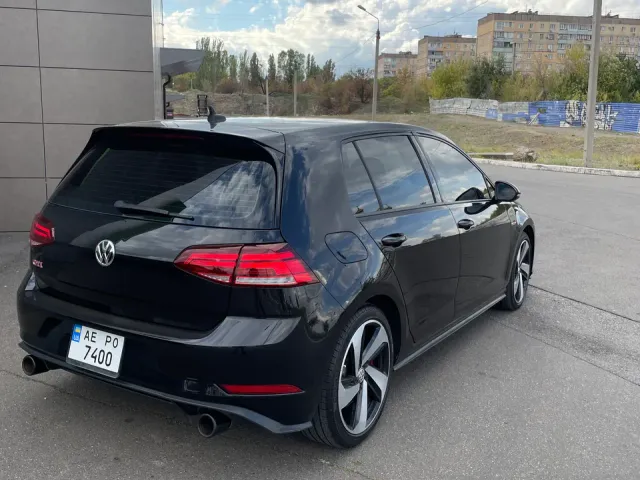 Volkswagen Golf GTI - фото 1