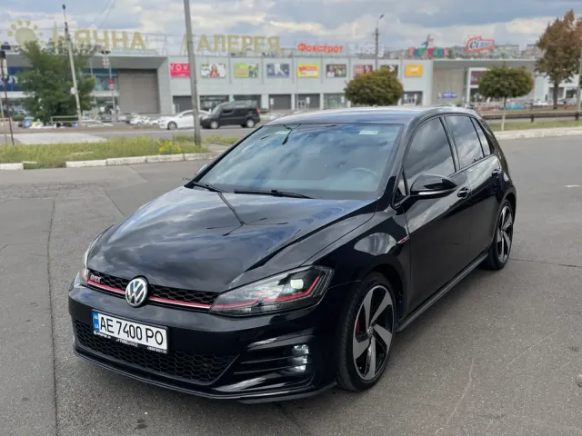Volkswagen Golf GTI - фото 2