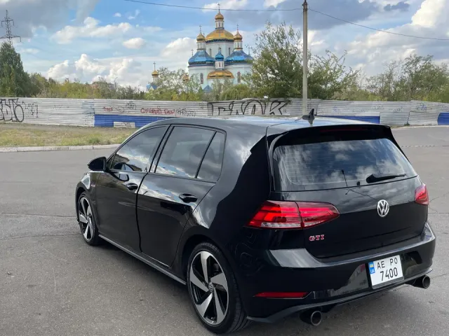 Volkswagen Golf GTI - фото 5