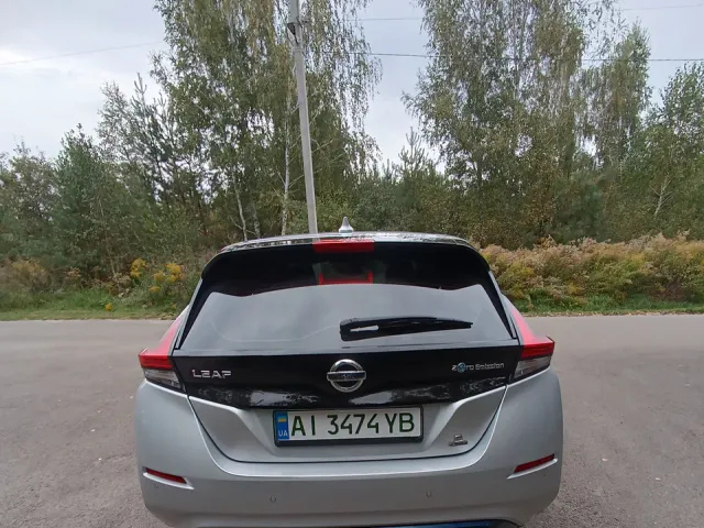 Nissan Leaf - фото 4